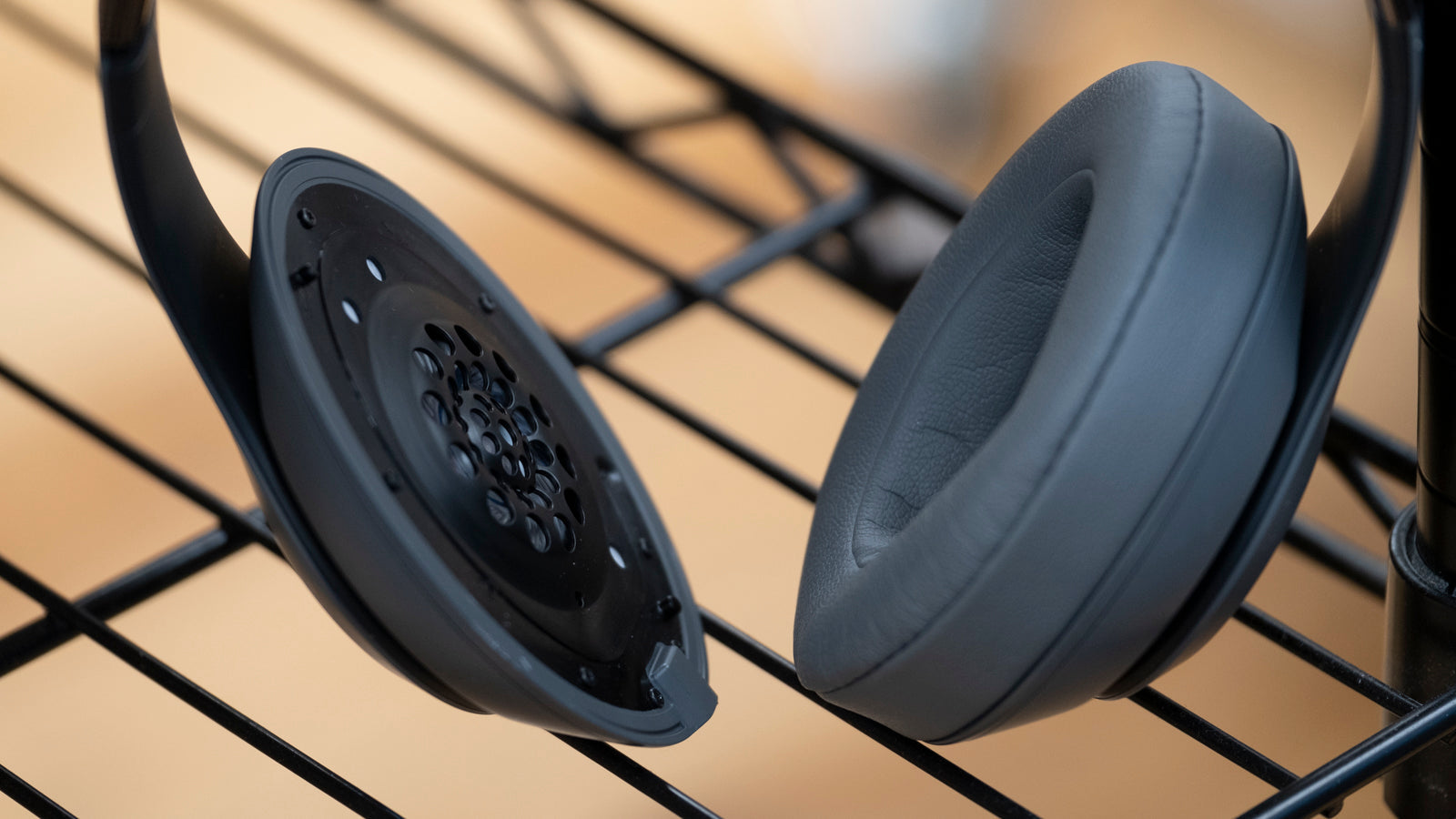How to Replace a Speaker on the Beats Studio 2 Wired or Wireless Headphones