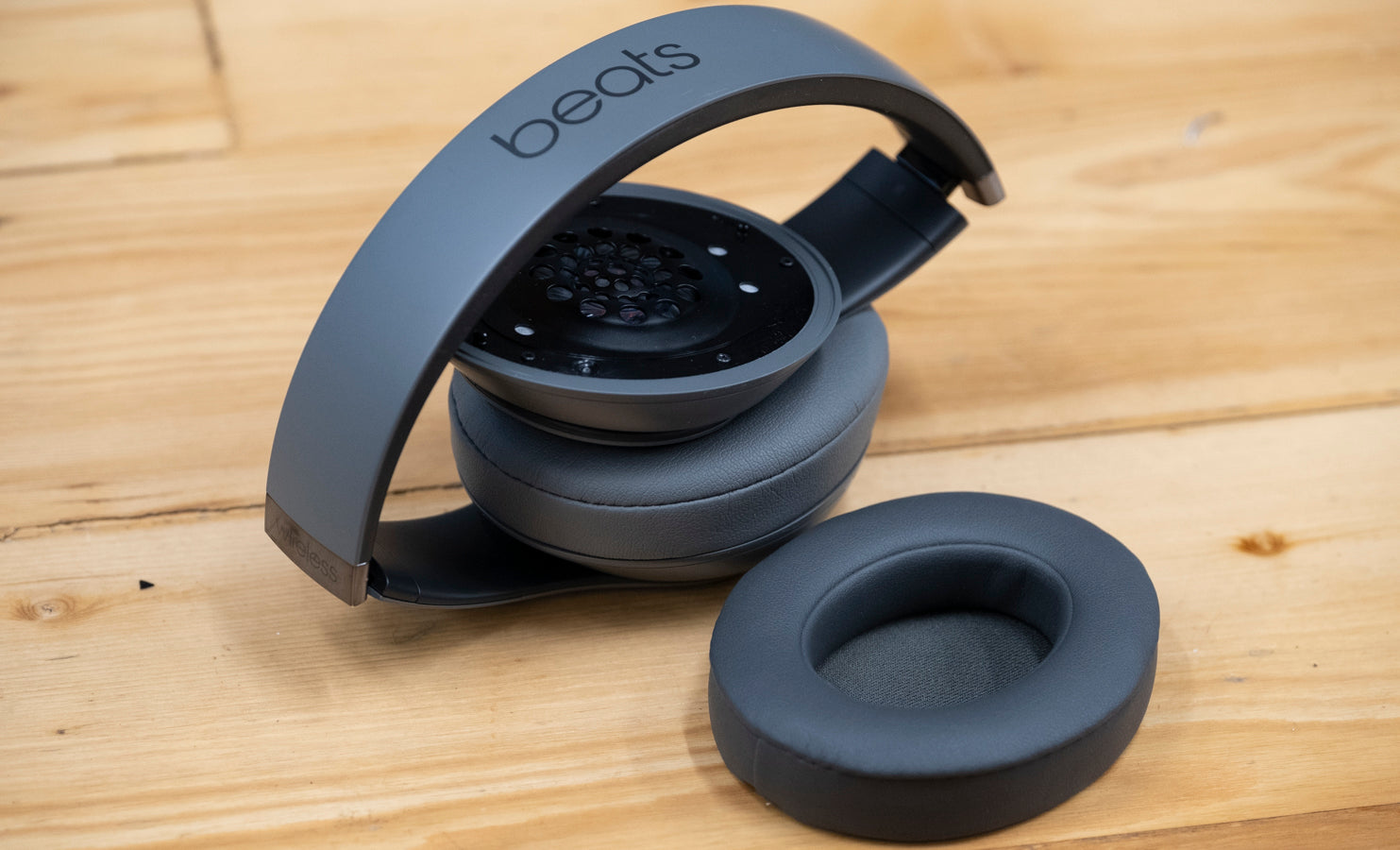 How to Replace the Ear Pads on Beats Studio 3 Wireless Headphones