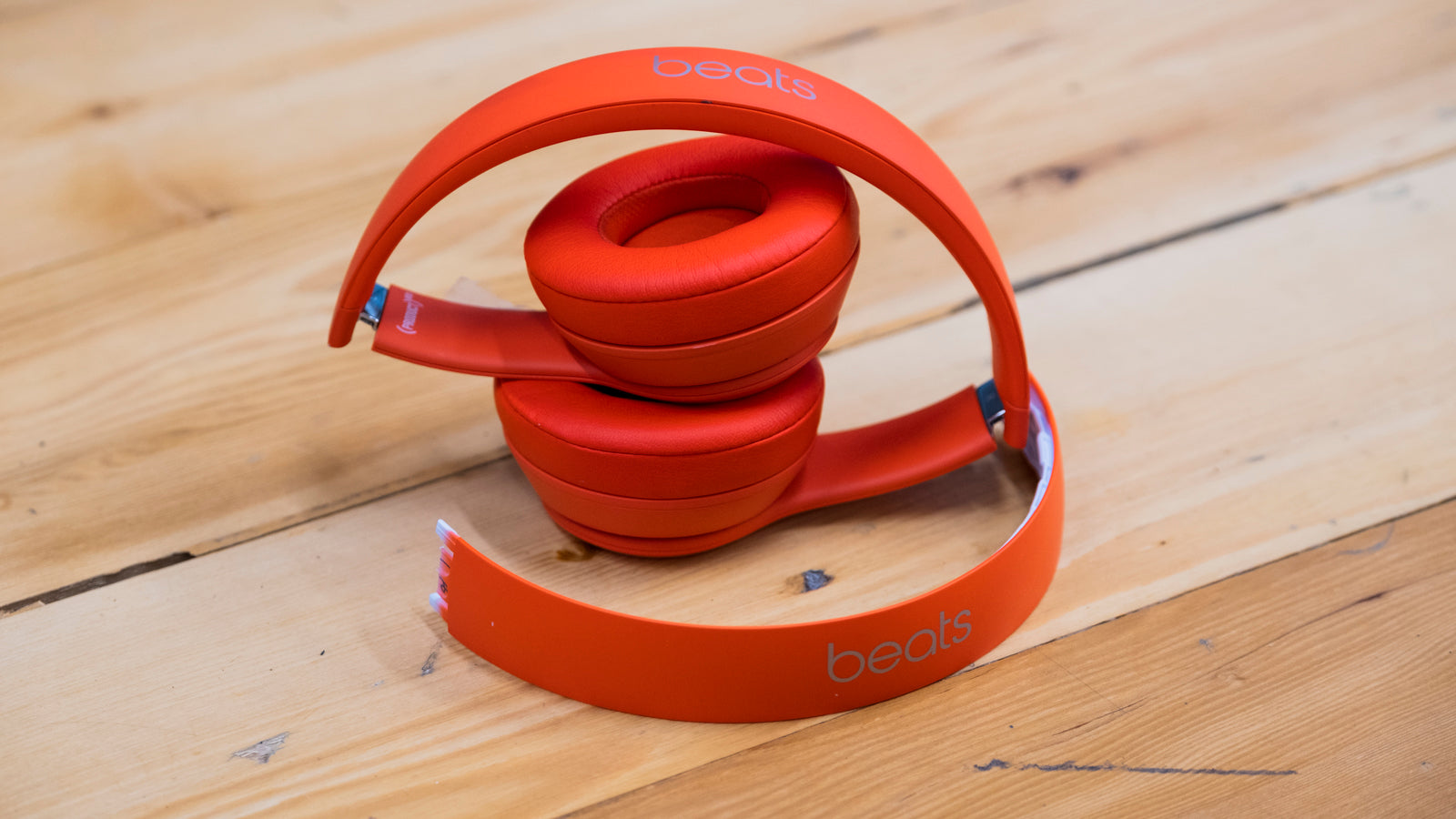 How To Replace a Broken Headband on the Beats By Dre Solo 3 Wireless