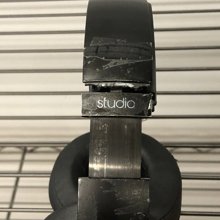 A Few Reasons Why You Shouldn't Use Glue to Repair Your Electronics